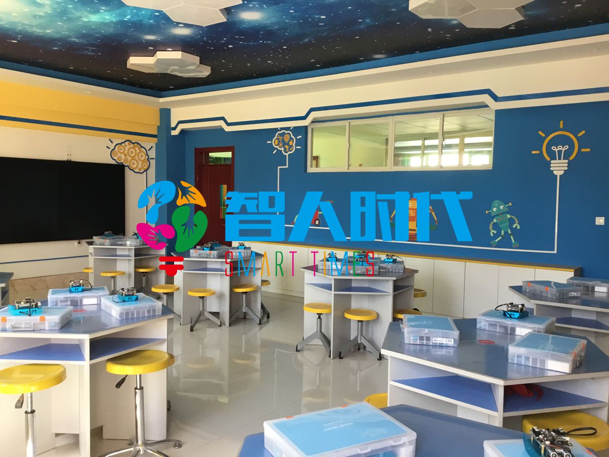 呼和浩特市某小学教学机器人教室